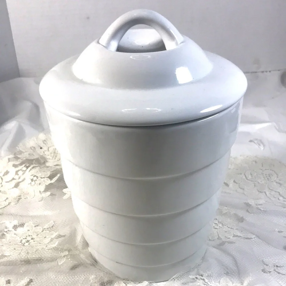 Frank Lloyd Wright 2003 White Ceramic Guggenheim Ribbed Lidded Jar Canister